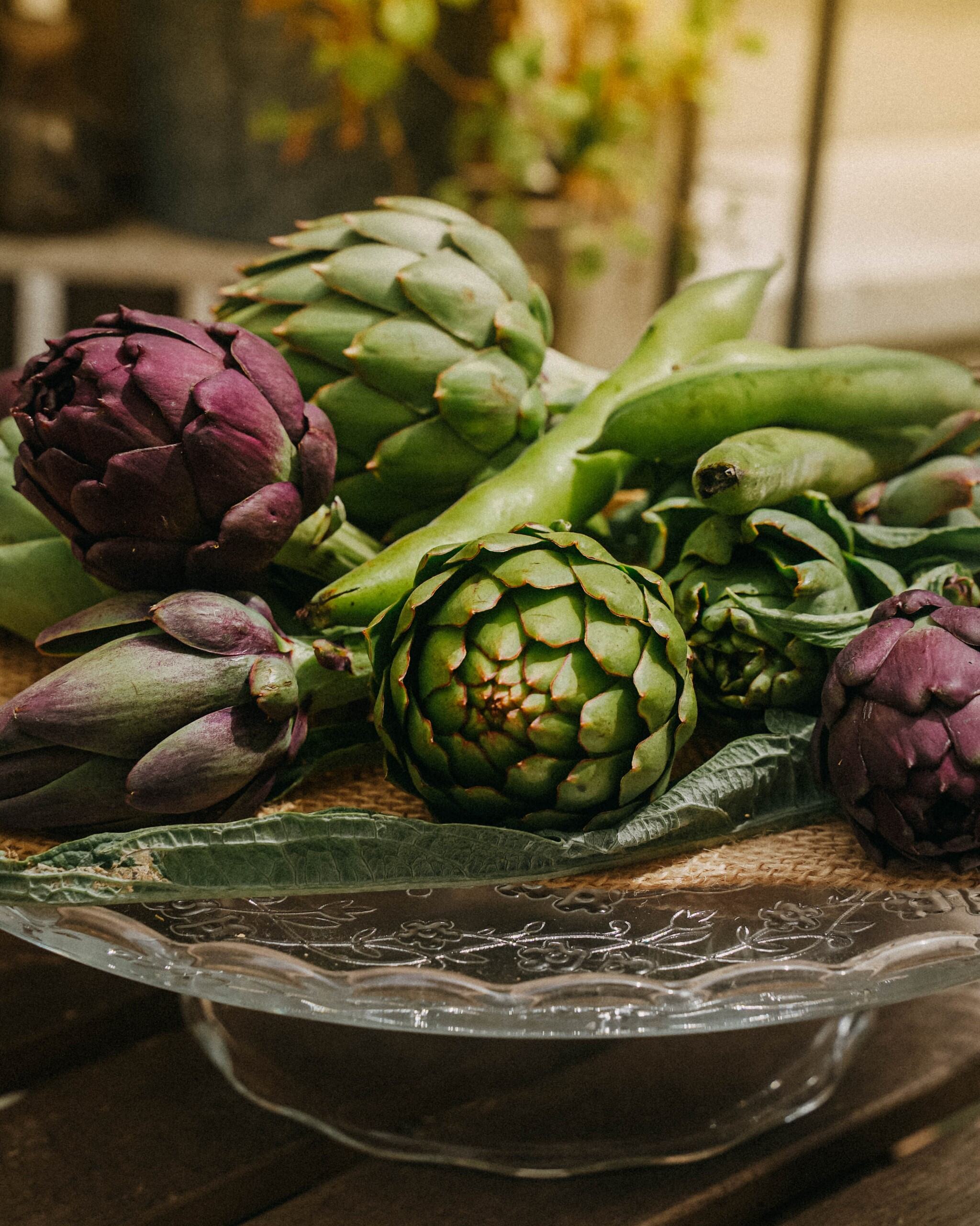 Carciofi e fave in stagione dell’orto